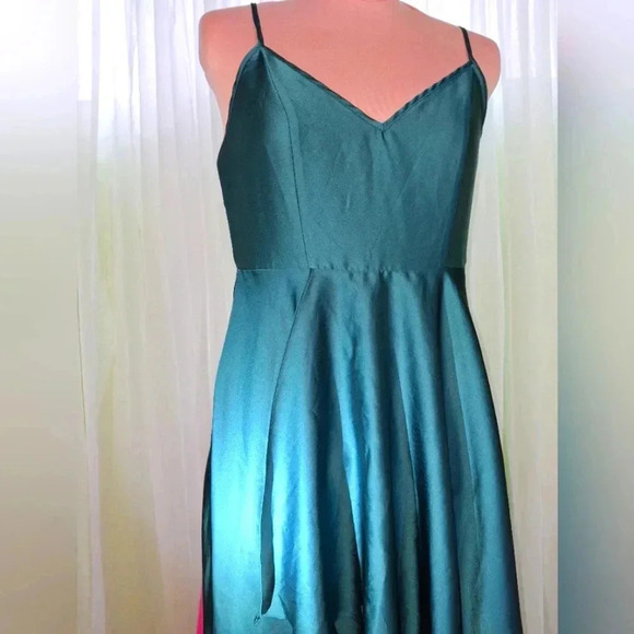 Green satin  dress - Picture 5 of 5
